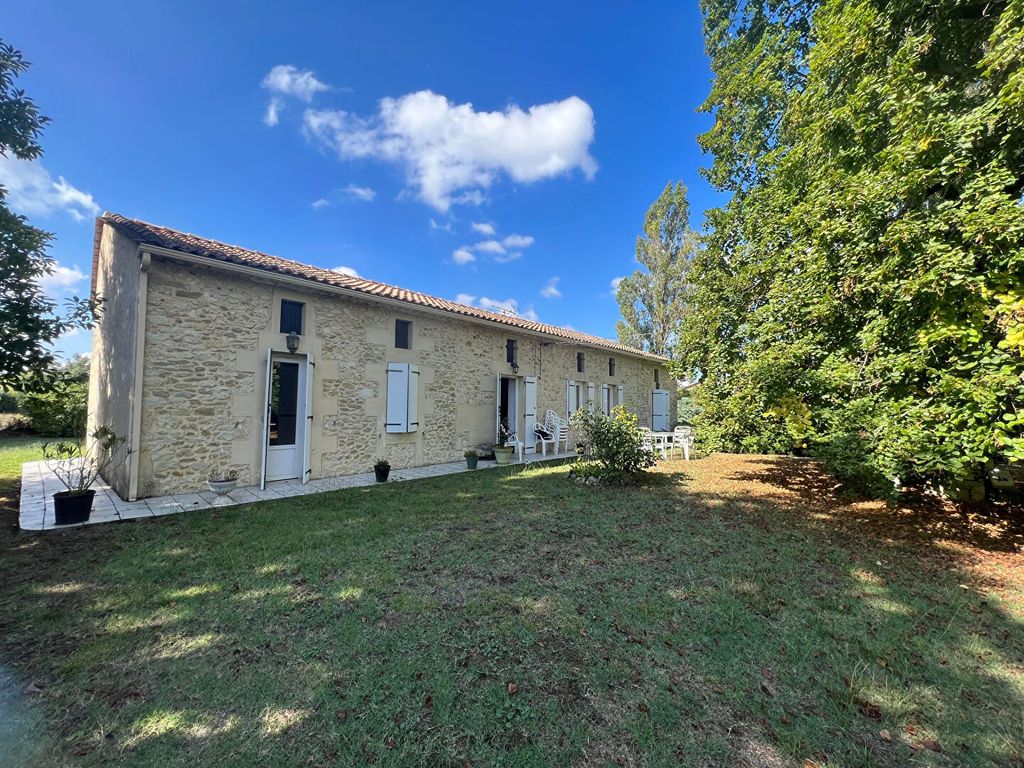 Achat maison à vendre 3 chambres 176 m² - Saint-Christoly-de-Blaye