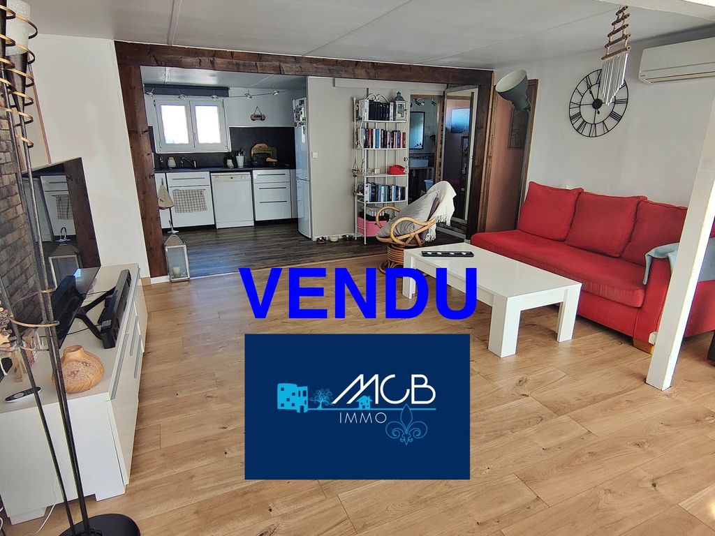 Achat maison à vendre 2 chambres 75 m² - Roquebrune-sur-Argens