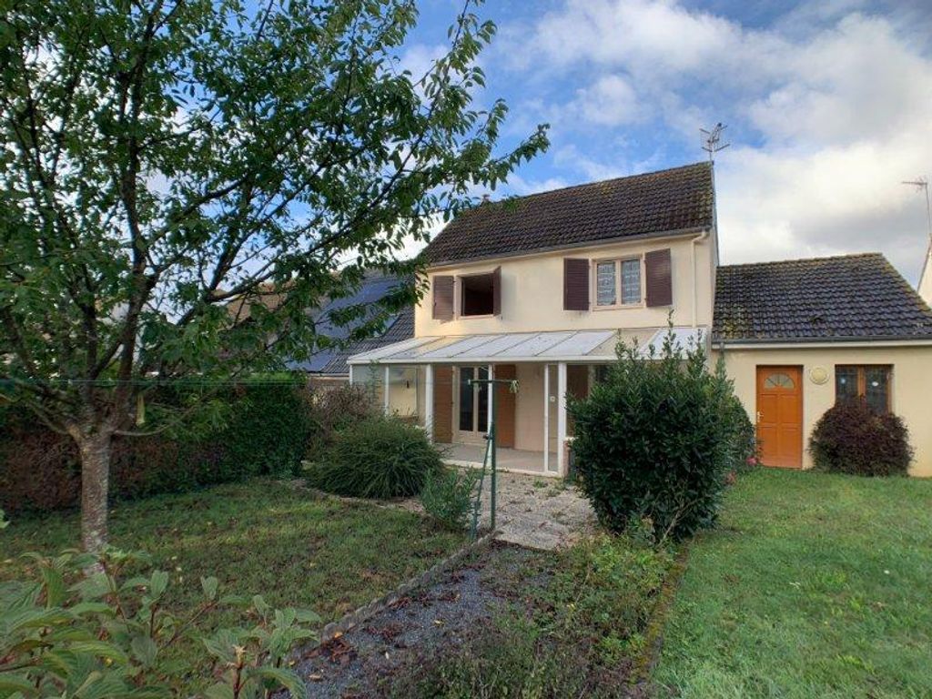 Achat maison à vendre 3 chambres 103 m² - Saint-Amand-Montrond