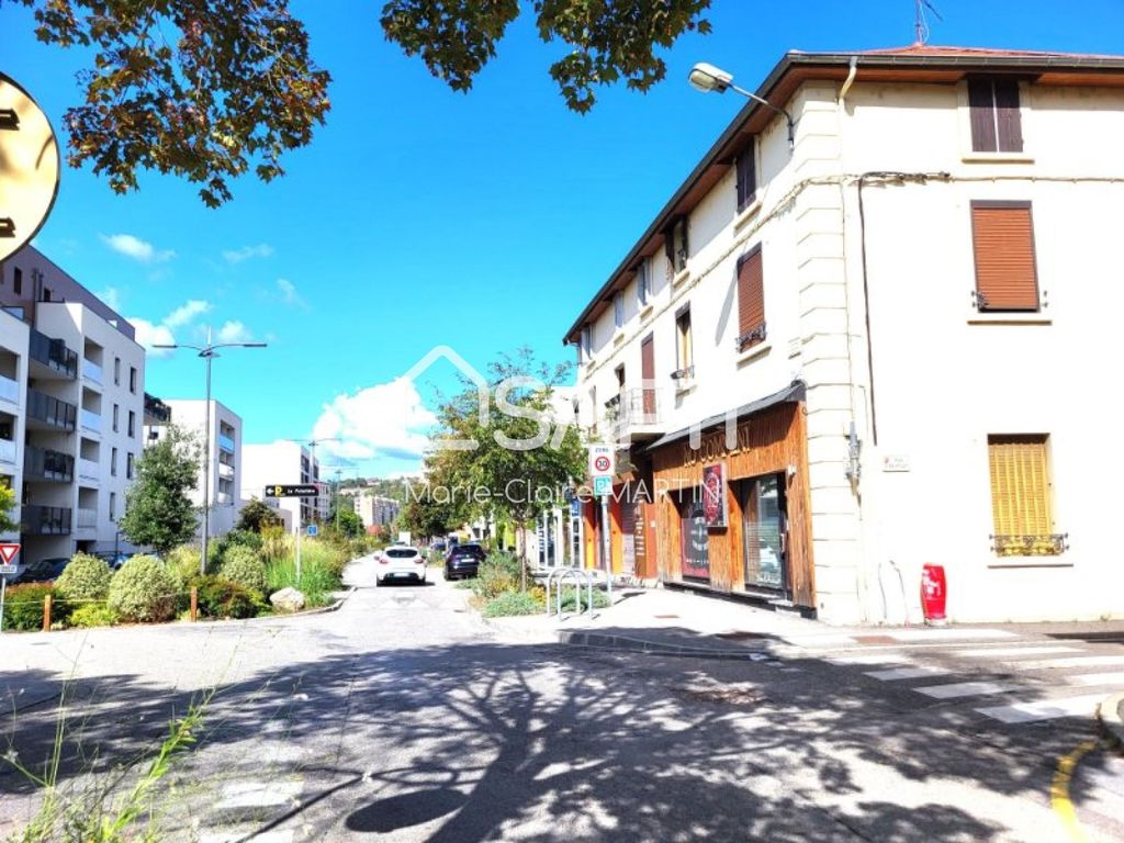 Achat appartement à vendre 3 pièces 65 m² - Bourgoin-Jallieu