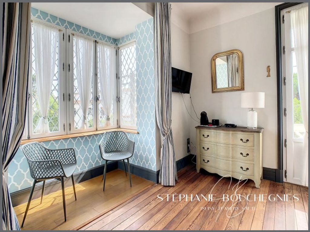 Achat maison à vendre 6 chambres 223 m² - Royan