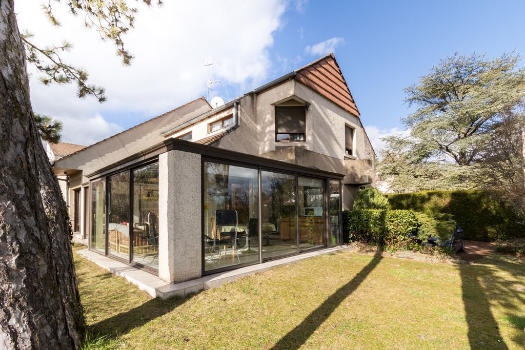 Achat maison à vendre 4 chambres 215 m² - Fontaine-lès-Dijon