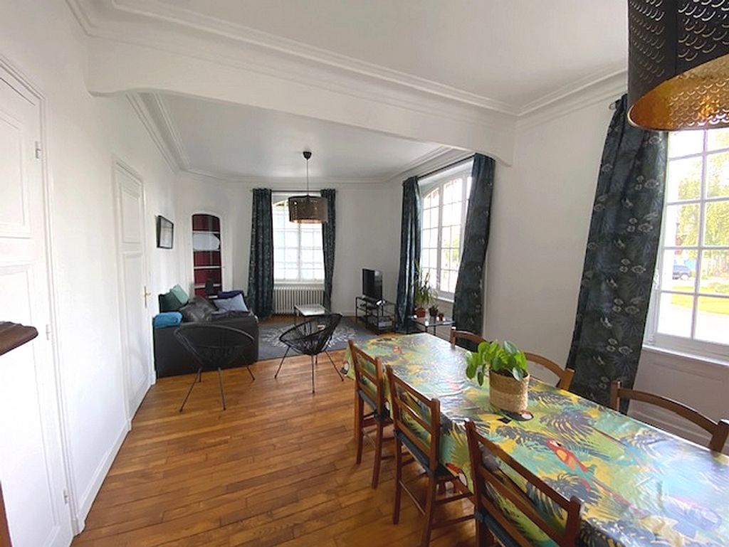Achat maison à vendre 6 chambres 197 m² - Saint-Brieuc