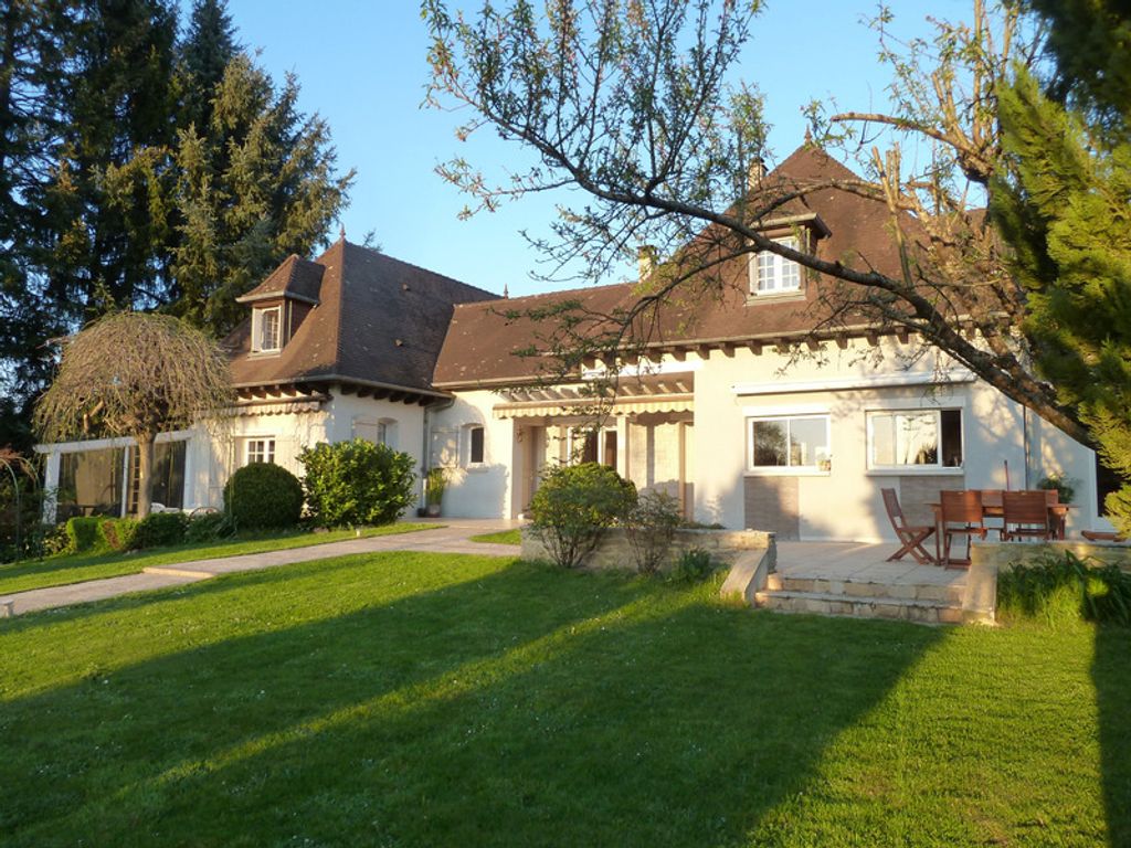 Achat maison à vendre 7 chambres 275 m² - Donzenac