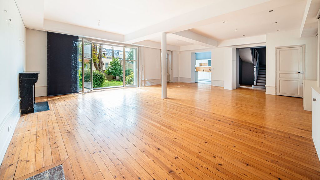 Achat maison à vendre 6 chambres 220 m² - Nantes