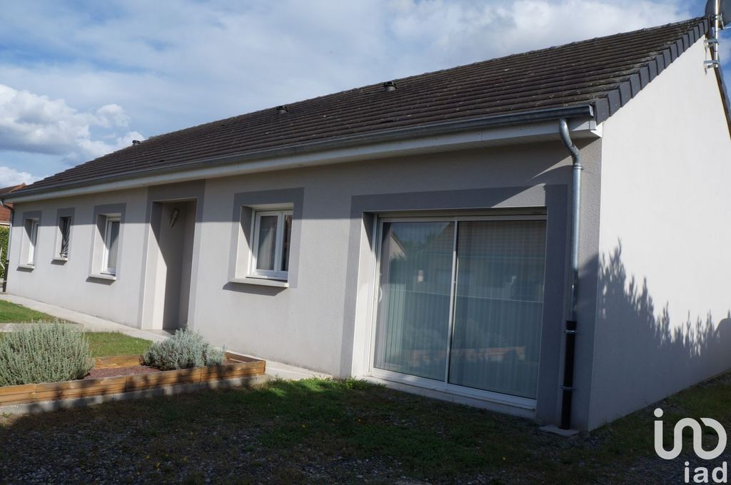 Achat maison à vendre 5 chambres 125 m² - Villeneuve-sur-Allier