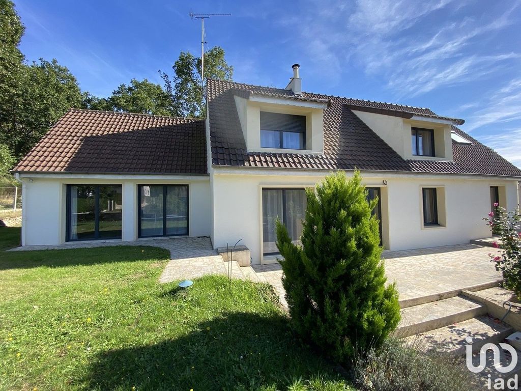 Achat maison à vendre 5 chambres 186 m² - Poigny-la-Forêt