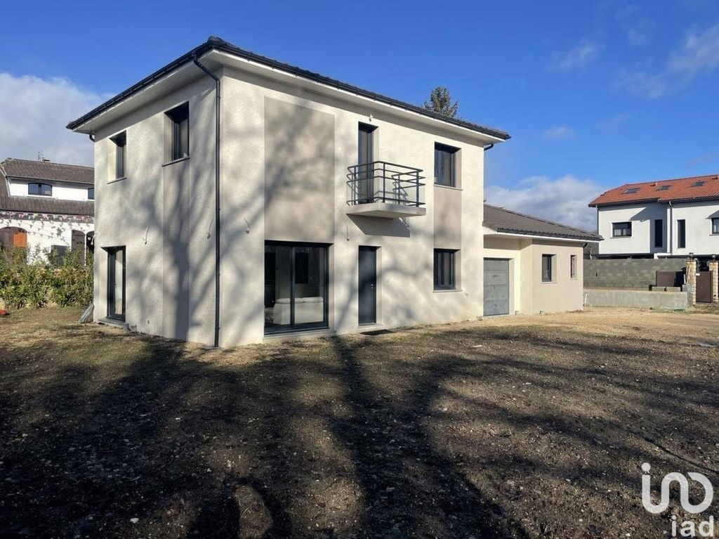 Achat maison à vendre 4 chambres 154 m² - Prévessin-Moëns