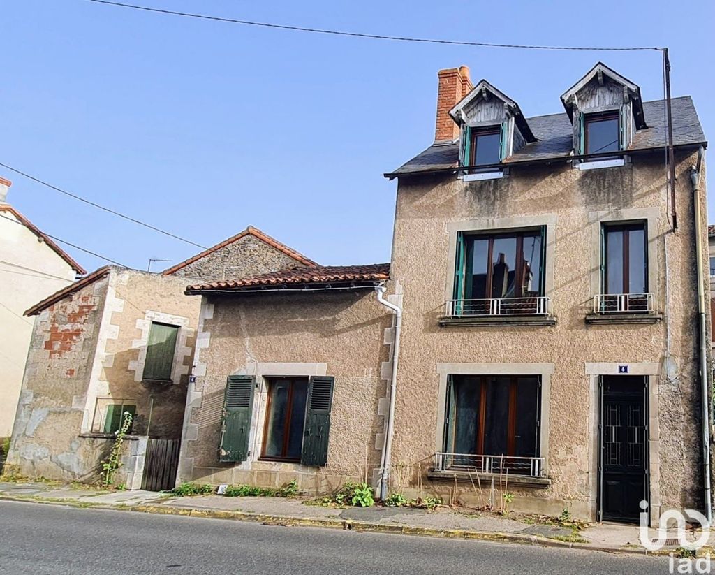 Achat maison à vendre 2 chambres 66 m² - Montmorillon