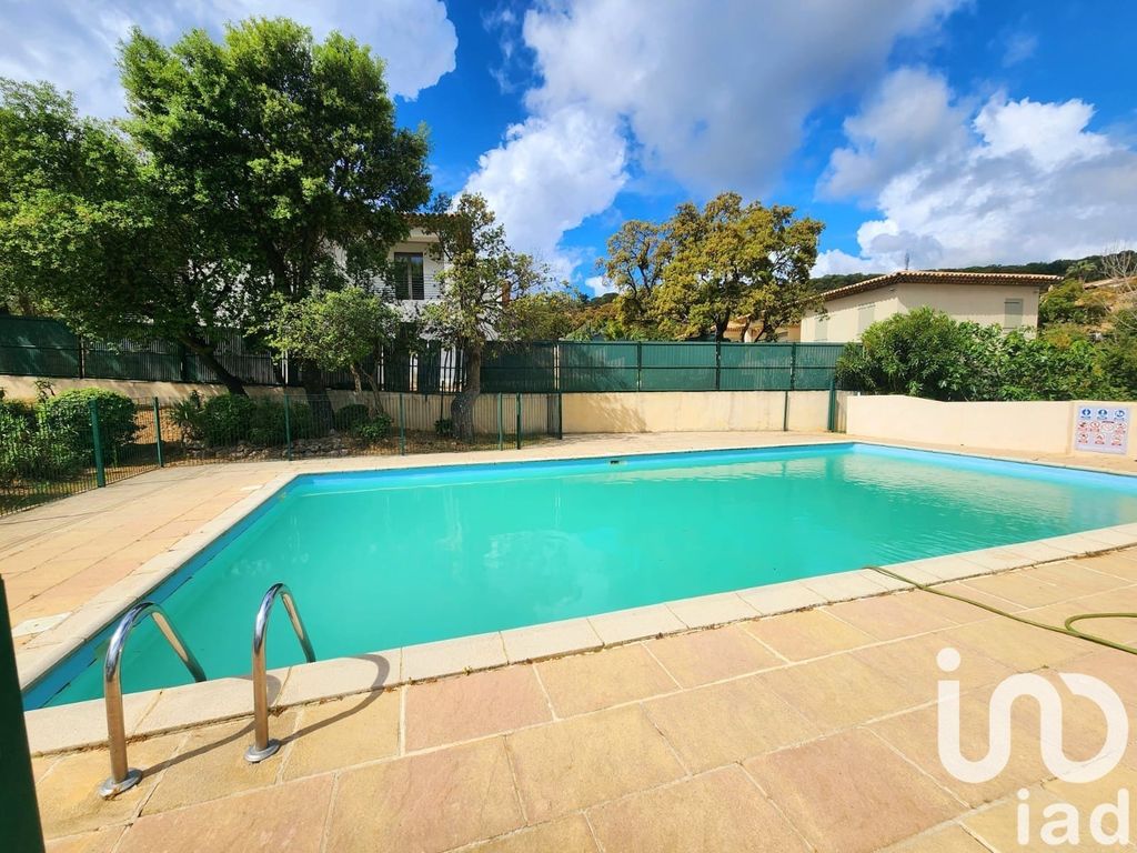 Achat maison à vendre 2 chambres 67 m² - Sainte-Maxime