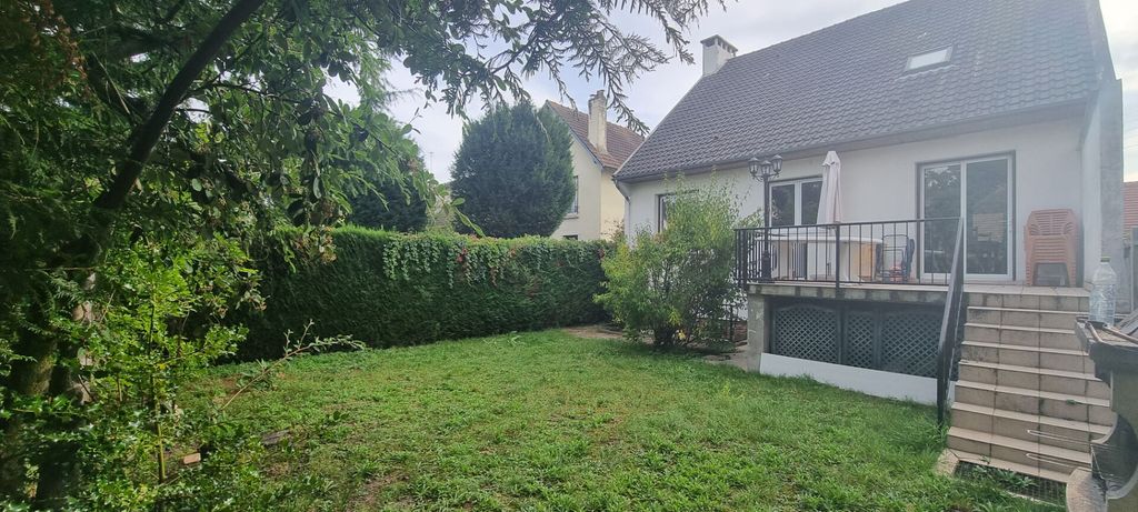 Achat maison à vendre 5 chambres 145 m² - Soisy-sous-Montmorency