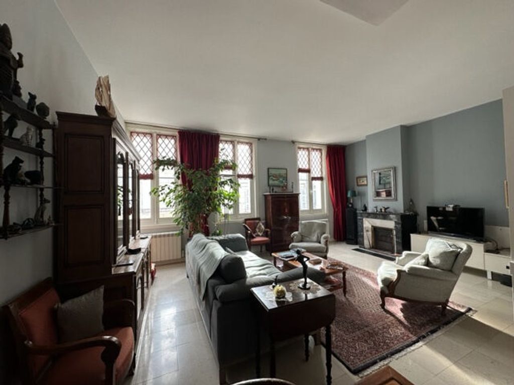 Achat maison à vendre 5 chambres 186 m² - Rochefort