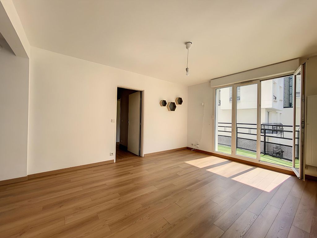 Achat appartement à vendre 3 pièces 72 m² - Suresnes