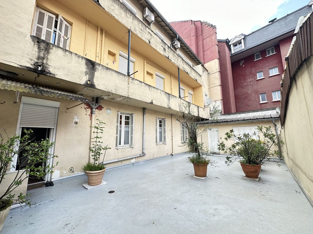 Achat appartement à vendre 9 pièces 187 m² - Lourdes