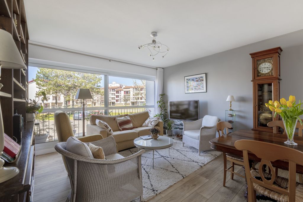 Achat appartement à vendre 4 pièces 77 m² - Saint-Jean-de-Luz