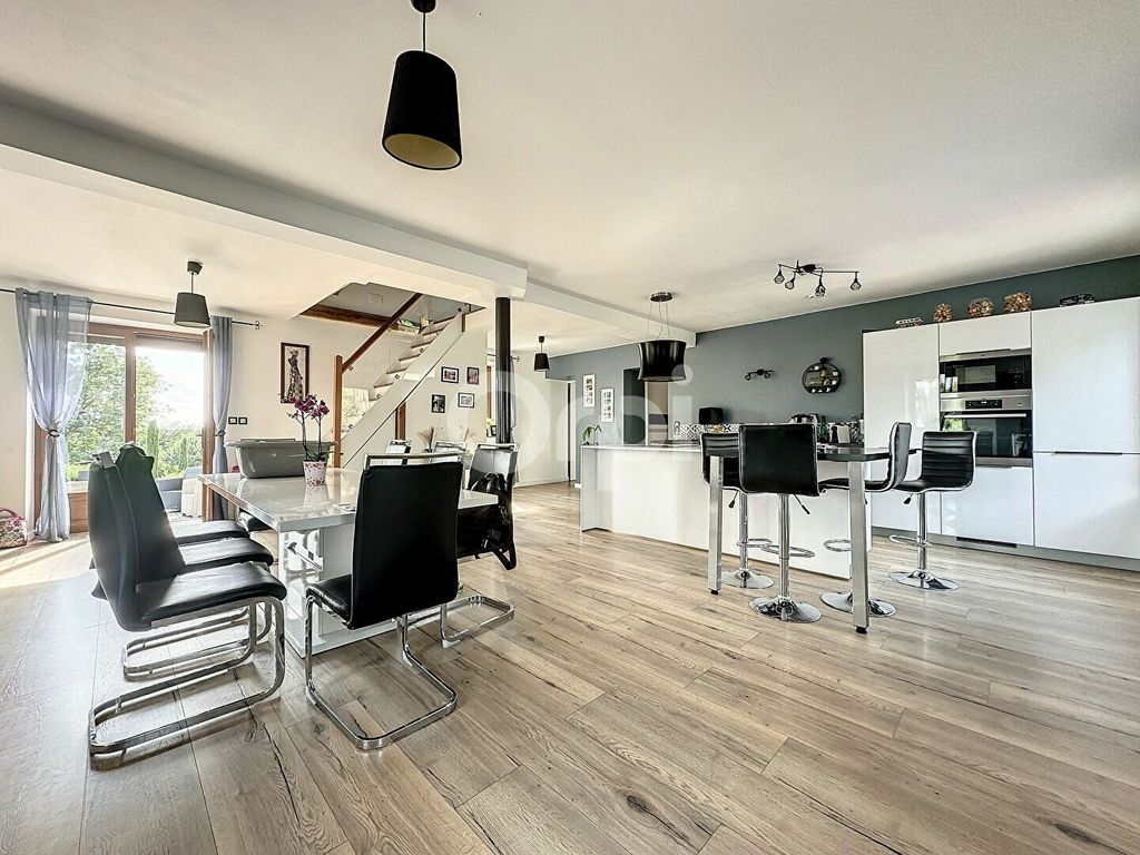 Achat maison à vendre 4 chambres 182 m² - Buxières-sous-Montaigut