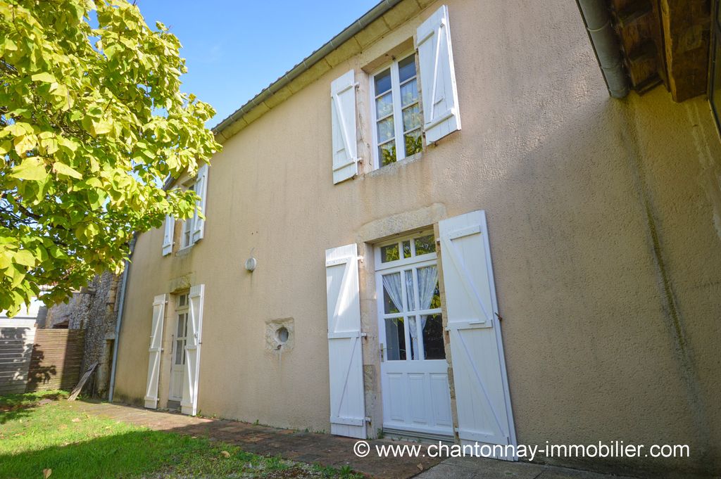 Achat maison à vendre 3 chambres 141 m² - Chantonnay