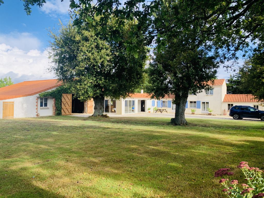 Achat maison à vendre 4 chambres 151 m² - Commequiers