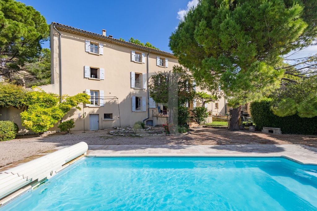 Achat maison à vendre 7 chambres 283 m² - Vaison-la-Romaine