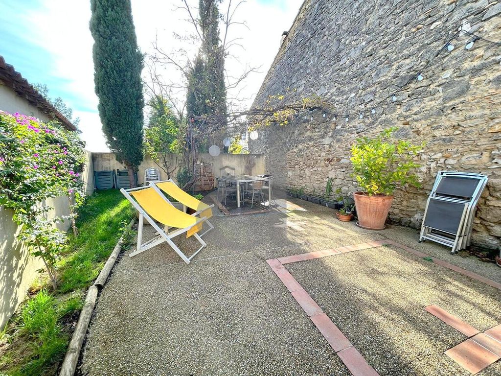 Achat maison à vendre 2 chambres 130 m² - Châteauneuf-de-Gadagne