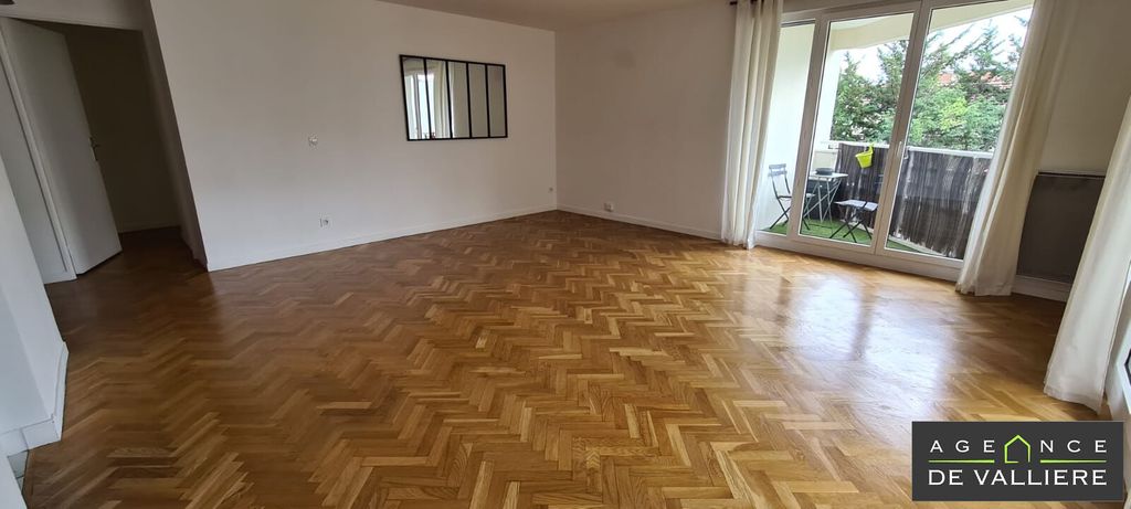 Achat appartement à vendre 4 pièces 92 m² - Suresnes