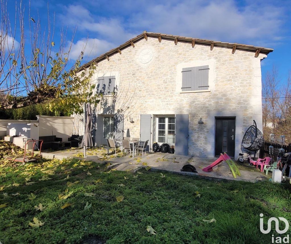 Achat maison à vendre 6 chambres 205 m² - Saint-Marcel-d'Ardèche