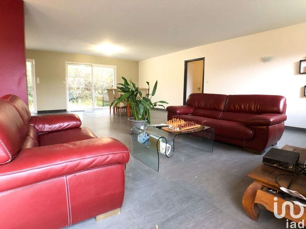 Achat maison à vendre 4 chambres 225 m² - Malemort