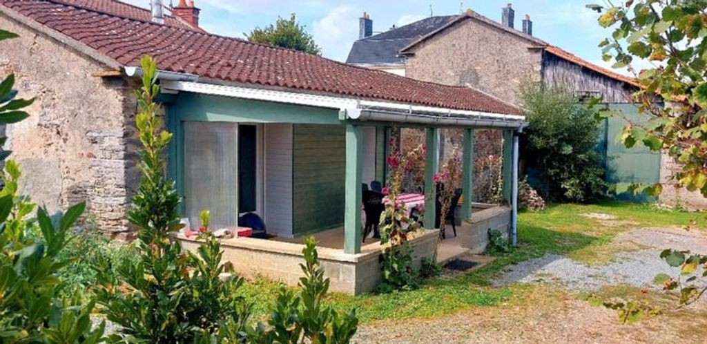 Achat maison à vendre 5 chambres 150 m² - Saint-Pierre-du-Chemin