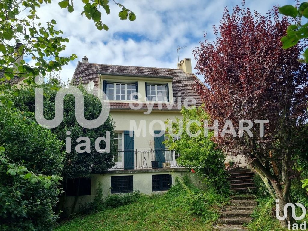Achat maison à vendre 5 chambres 145 m² - Le Mesnil-Saint-Denis