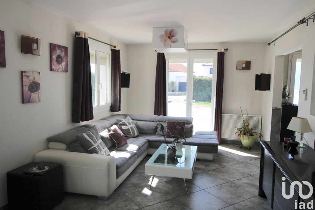 Achat maison à vendre 4 chambres 133 m² - Saint-Denis-en-Bugey