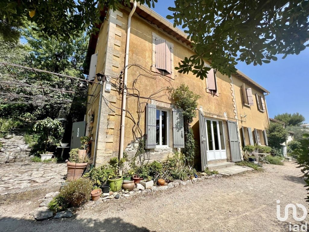 Achat maison à vendre 4 chambres 230 m² - Villeneuve-lès-Avignon
