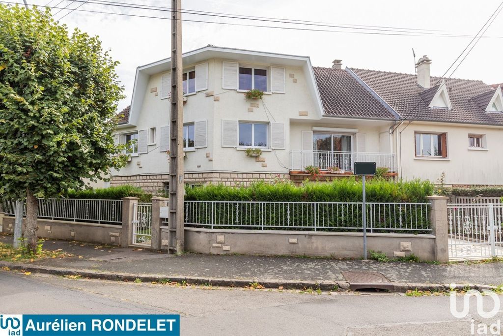 Achat maison à vendre 5 chambres 184 m² - Savigny-sur-Orge