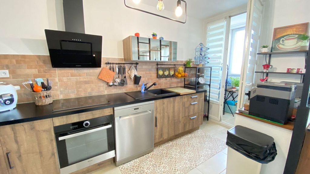 Achat appartement à vendre 3 pièces 66 m² - Marignane