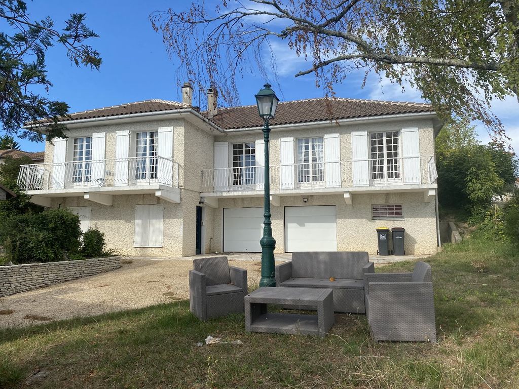 Achat maison à vendre 7 chambres 165 m² - Soyaux