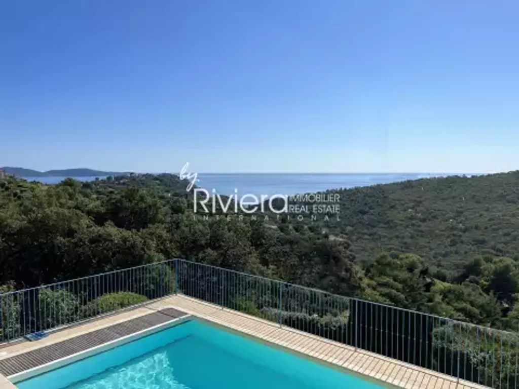 Achat maison à vendre 4 chambres 177 m² - Cavalaire-sur-Mer