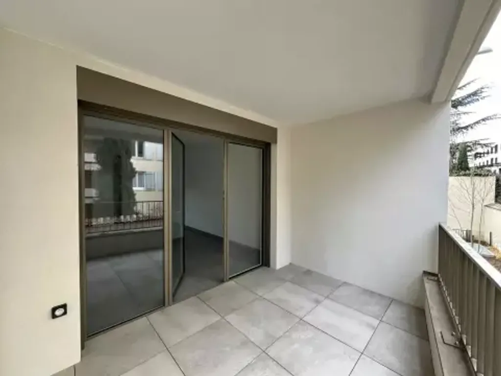 Achat appartement à vendre 3 pièces 65 m² - Lyon 8ème arrondissement