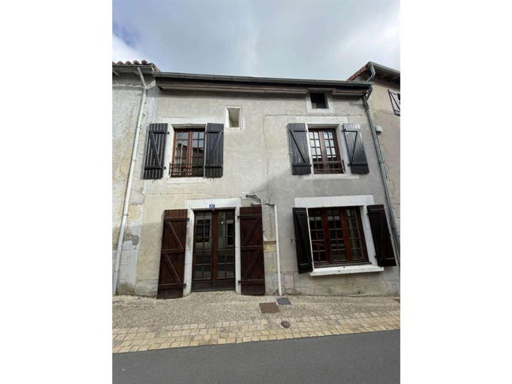 Achat maison 2 chambre(s) - Lussac-les-Châteaux