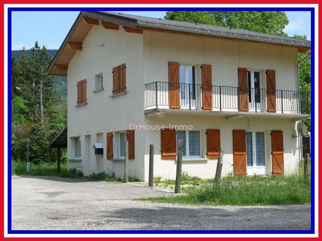 Achat maison à vendre 3 chambres 129 m² - Autrans-Méaudre-en-Vercors