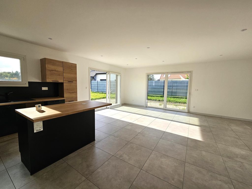 Achat maison à vendre 3 chambres 111 m² - Lachapelle-sous-Rougemont