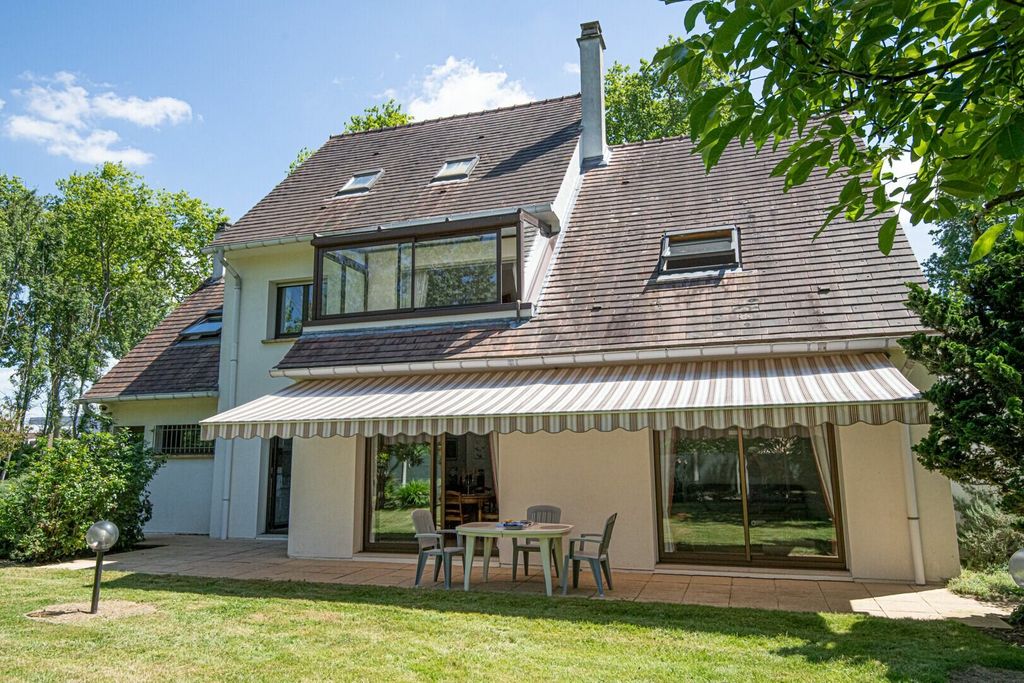 Achat maison à vendre 4 chambres 199 m² - La Houssaye-en-Brie