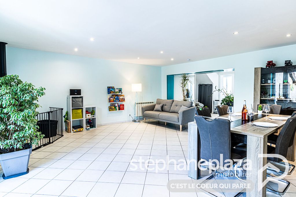 Achat maison à vendre 5 chambres 167 m² - Saint-Paul-de-Varax