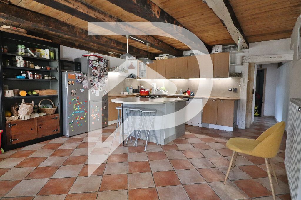 Achat maison à vendre 4 chambres 186 m² - Montreuil-Bonnin
