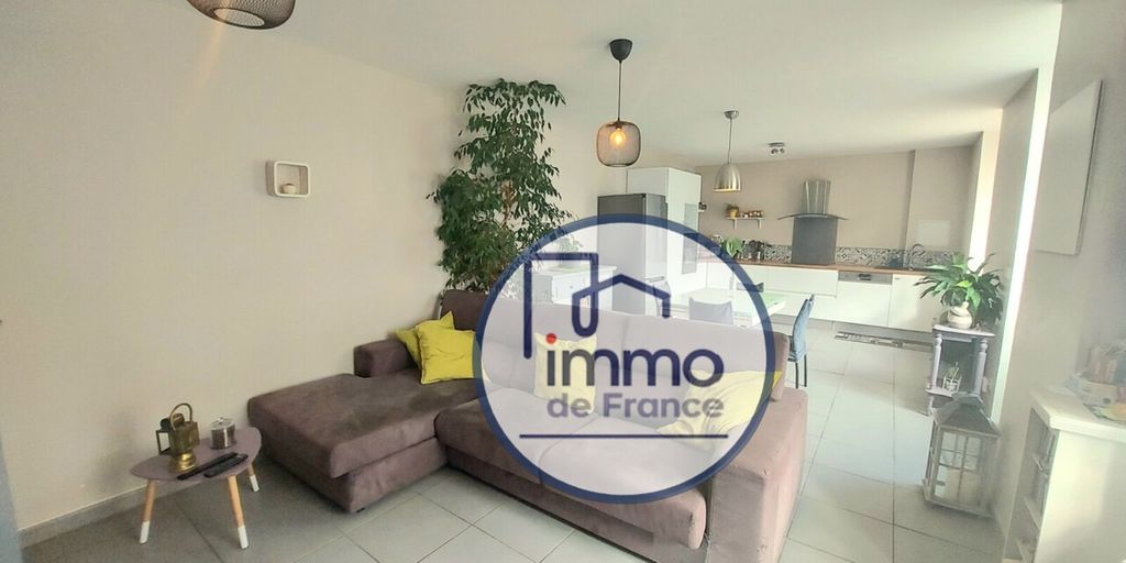 Achat maison à vendre 3 chambres 90 m² - Saint-Clair-du-Rhône