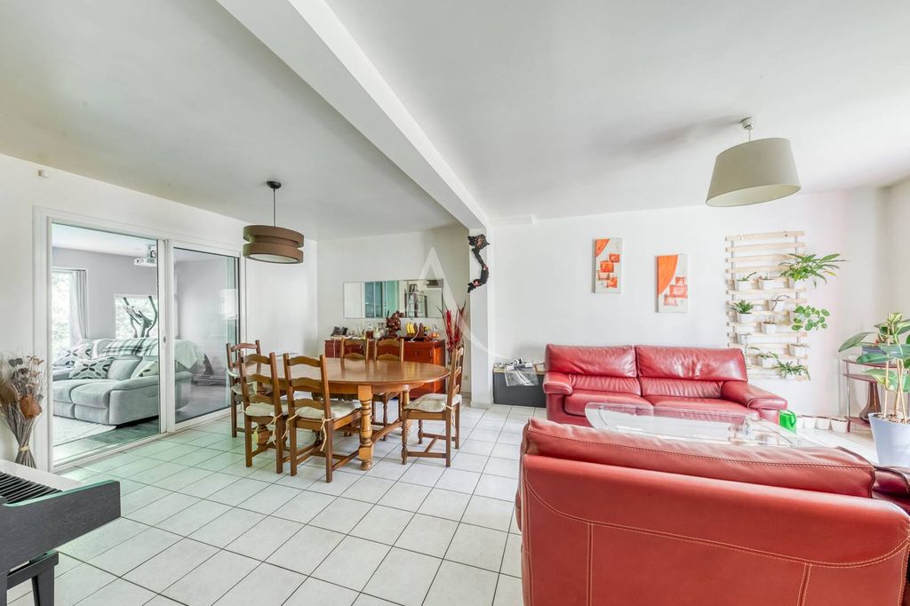 Achat maison à vendre 5 chambres 150 m² - Pontault-Combault