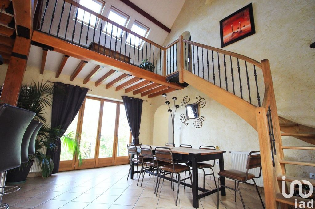 Achat maison à vendre 4 chambres 160 m² - Pontavert