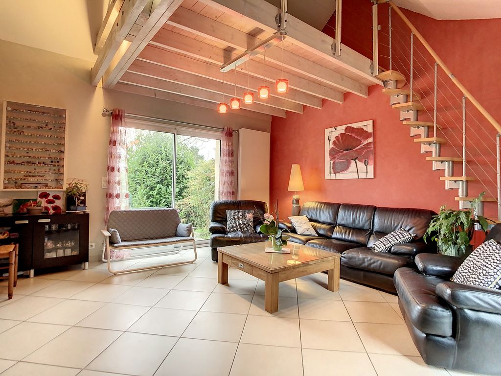 Achat maison à vendre 3 chambres 130 m² - Le Mesnil-Rouxelin