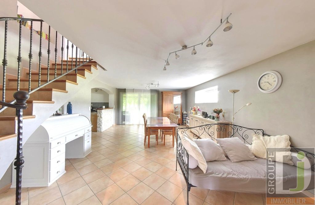 Achat maison à vendre 5 chambres 167 m² - Montmeyran