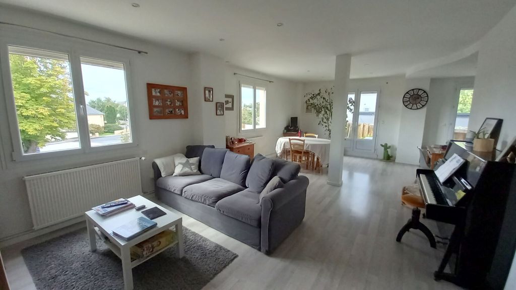 Achat maison à vendre 5 chambres 152 m² - Saint-Étienne-de-Montluc