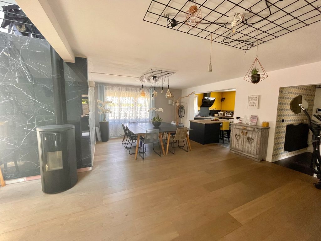 Achat maison à vendre 5 chambres 200 m² - Mons-en-Pévèle