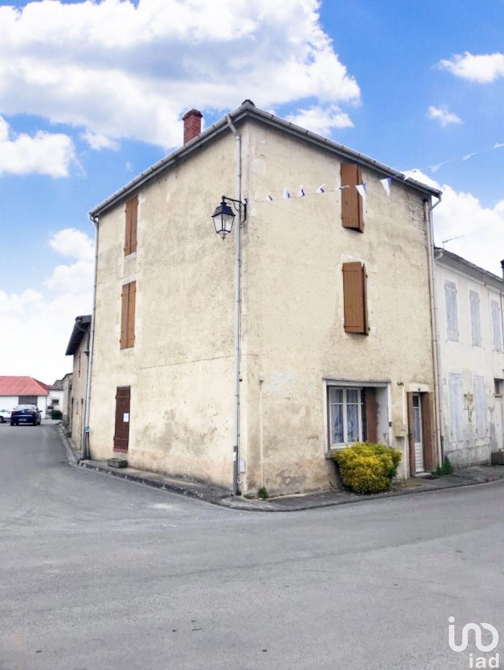 Achat maison à vendre 4 chambres 76 m² - Beauvais-sur-Matha